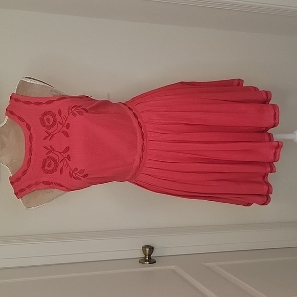 Free People Birds Of A Feather, Size 2 Color is Paradise Coral.  Excellent Cond. - Picture 1 of 10